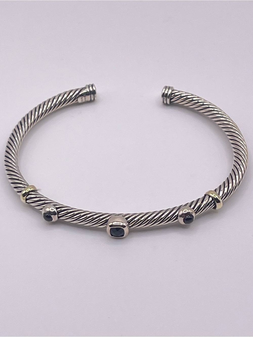 David Yurman 3mm Renaissance Bracelet with Gold, Black Onyx, and Garnet - Picture 5 of 12
